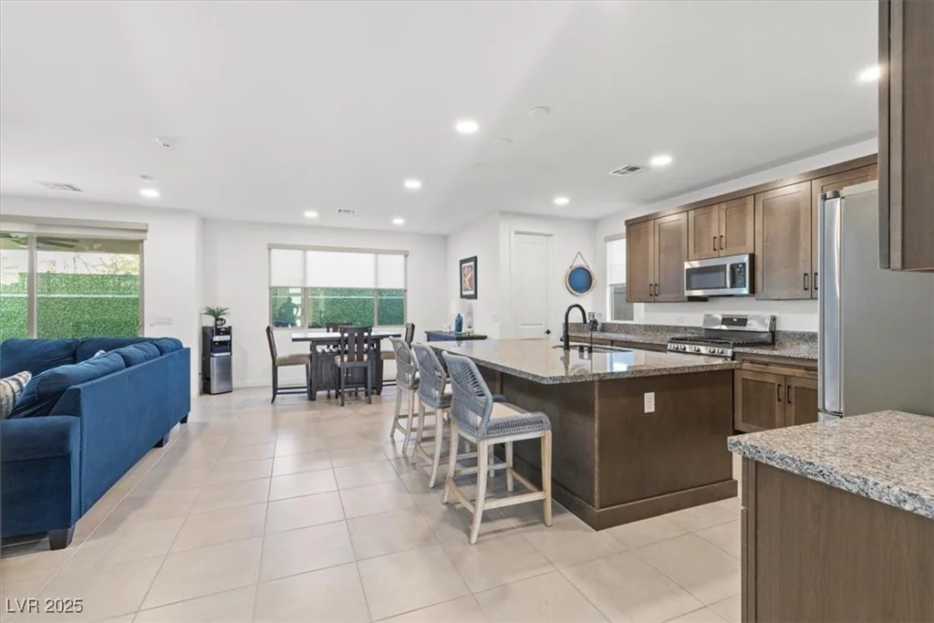 6833 Desert Finch, North Las Vegas, NV 89084