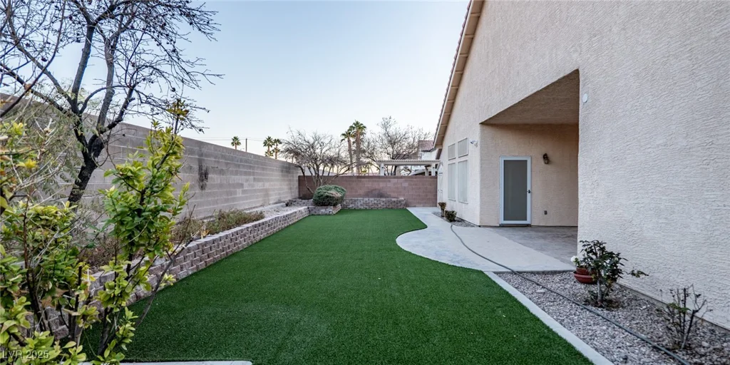 1240 Honey Lake, Las Vegas, NV 89110