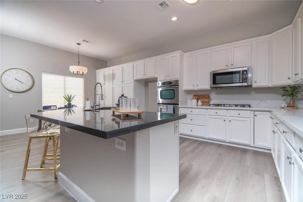 1240 Honey Lake, Las Vegas, NV 89110