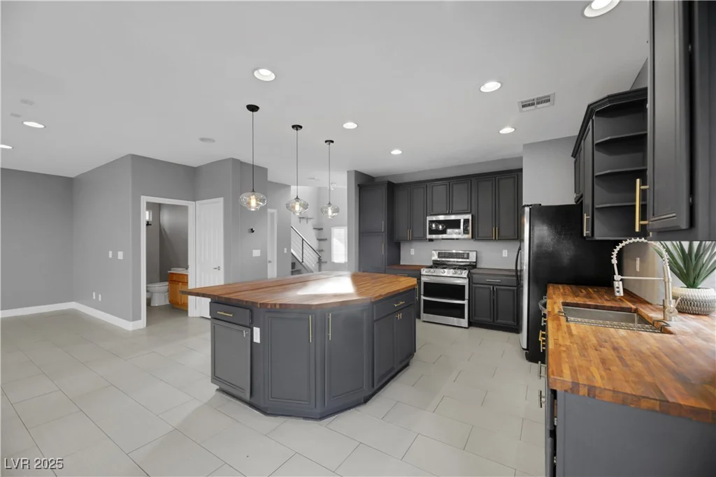 5962 Bassio, Las Vegas, NV 89141