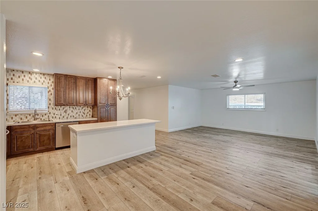 4457 Dennis, Las Vegas, NV 89121