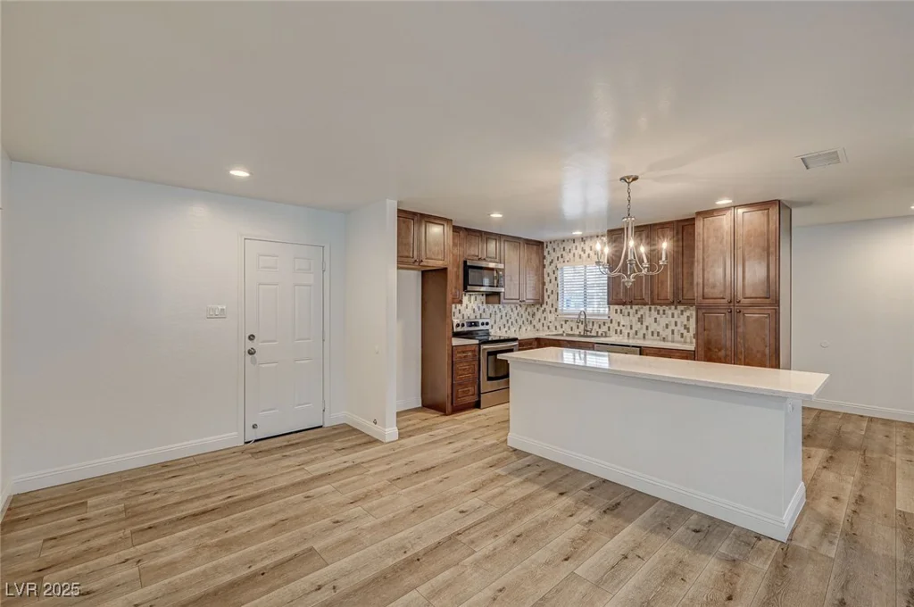 4457 Dennis, Las Vegas, NV 89121