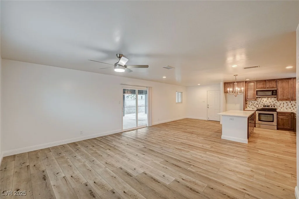 4457 Dennis, Las Vegas, NV 89121
