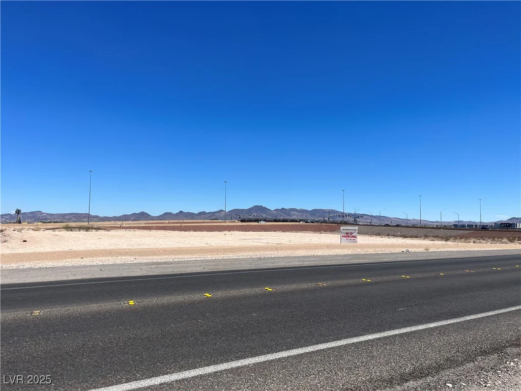 10410 Dean Martin Dr, Las Vegas, NV 89141