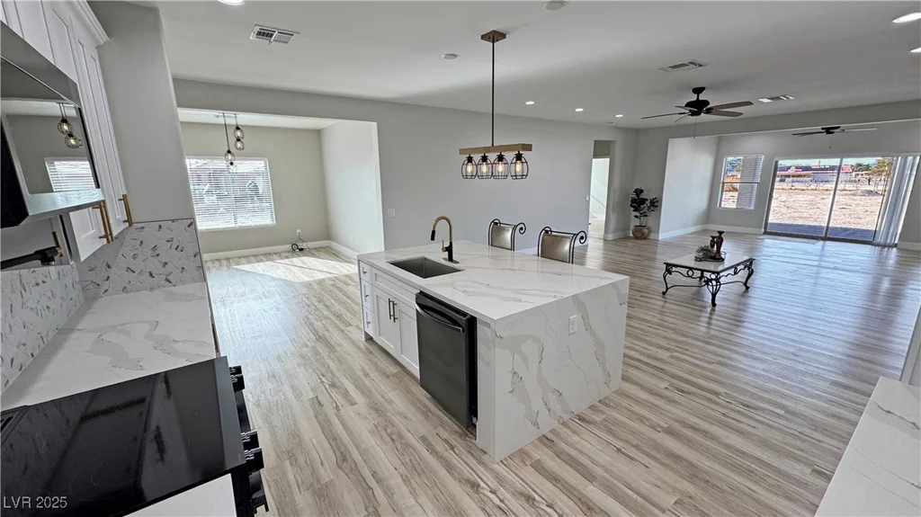 2560 Tahachapi, Pahrump, NV 89048
