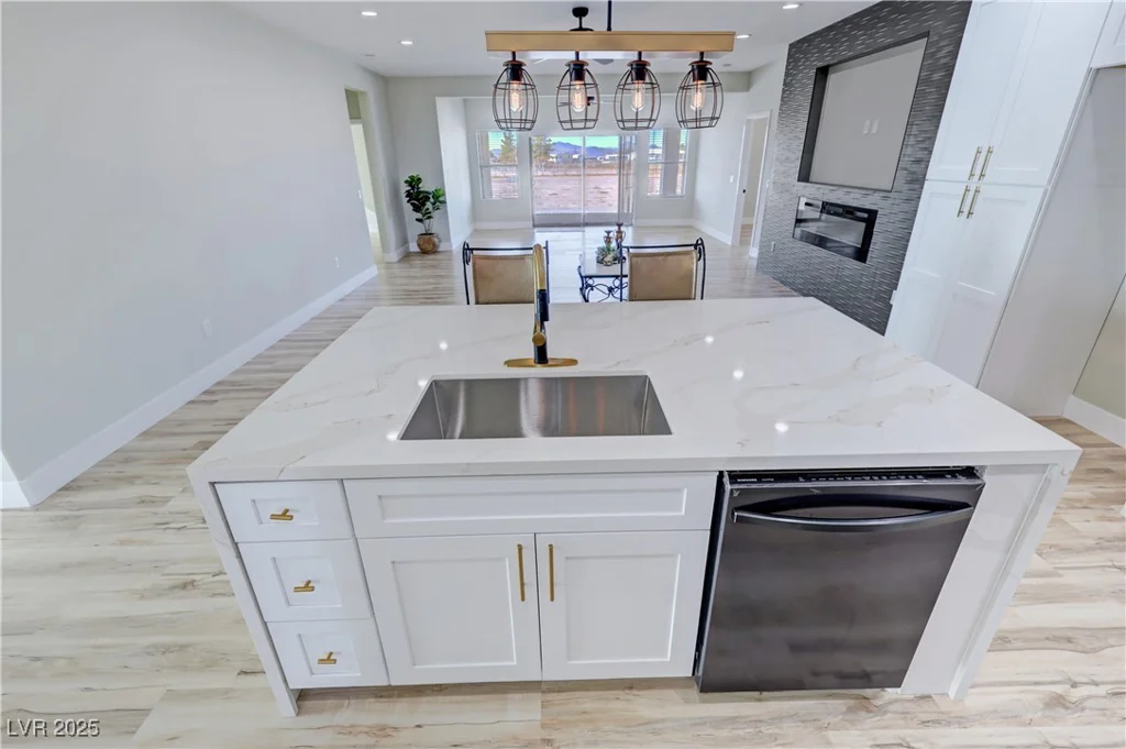 2560 Tahachapi, Pahrump, NV 89048