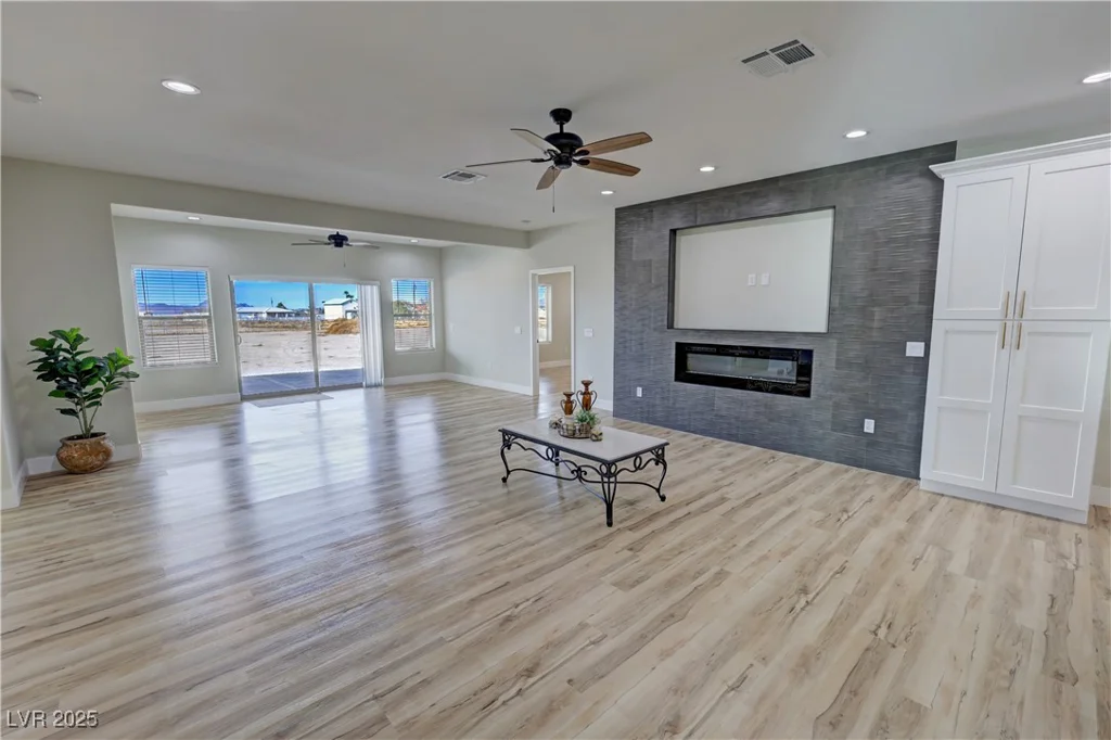 2560 Tahachapi, Pahrump, NV 89048
