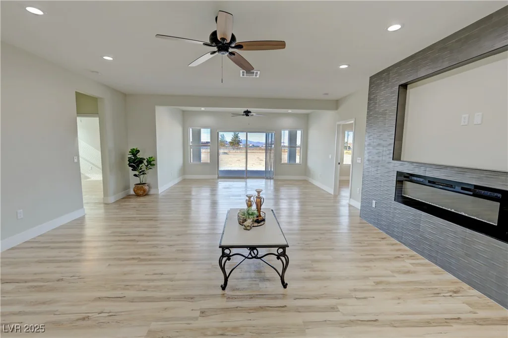 2560 Tahachapi, Pahrump, NV 89048
