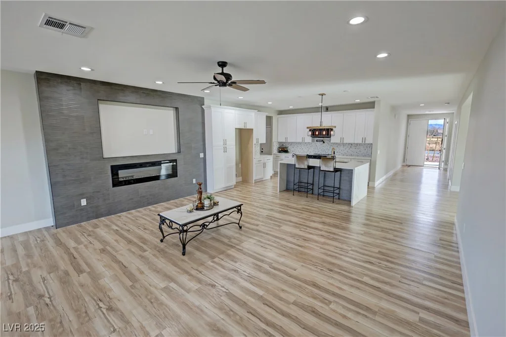 2560 Tahachapi, Pahrump, NV 89048