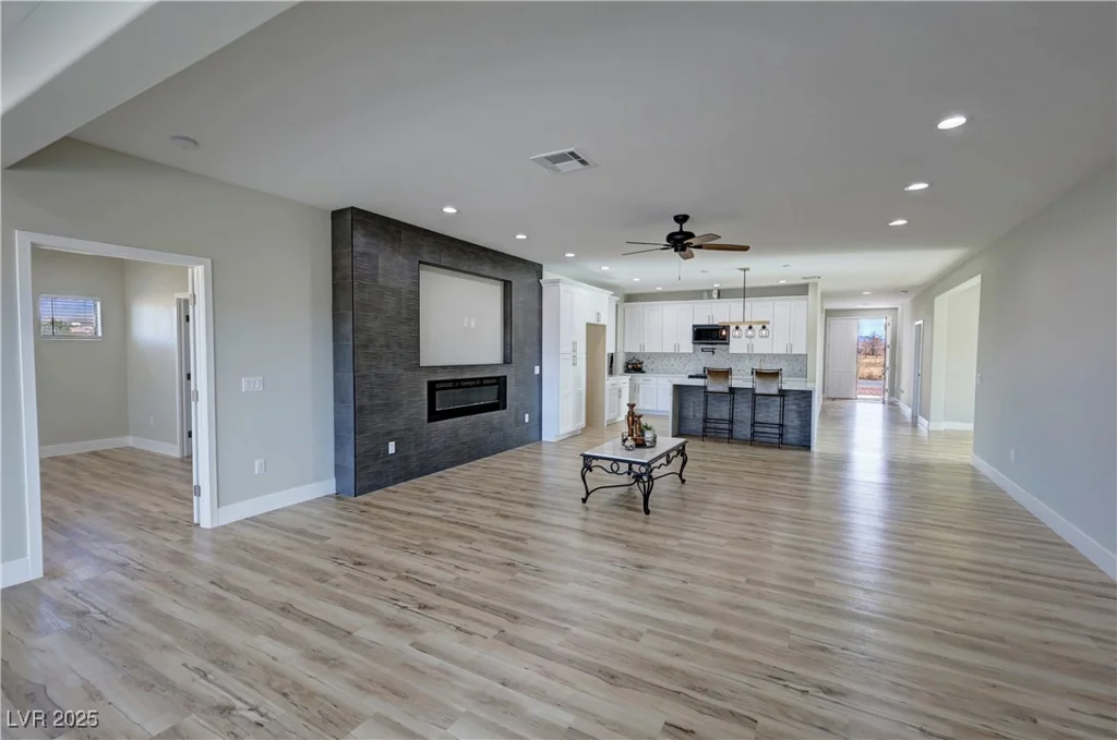 2560 Tahachapi, Pahrump, NV 89048
