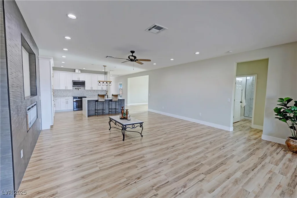 2560 Tahachapi, Pahrump, NV 89048