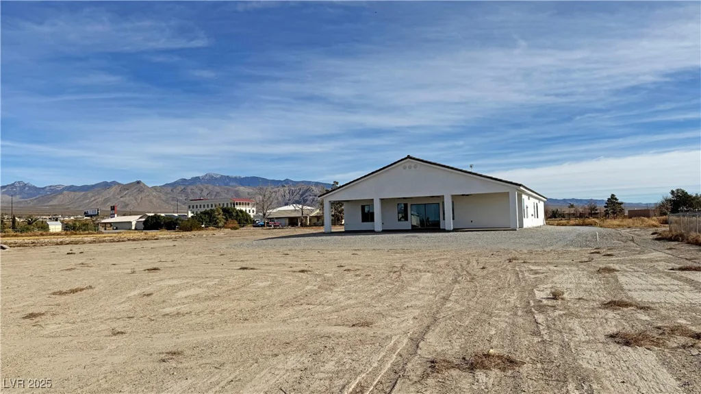 2560 Tahachapi, Pahrump, NV 89048