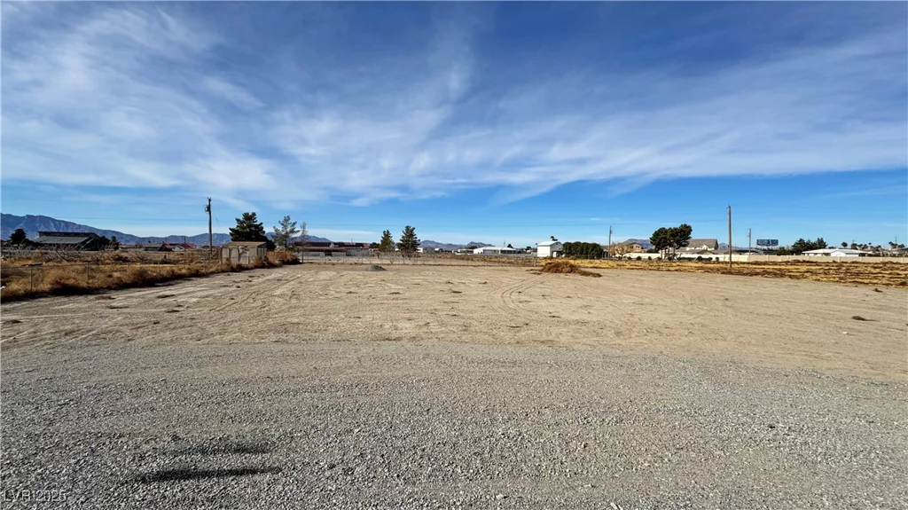 2560 Tahachapi, Pahrump, NV 89048