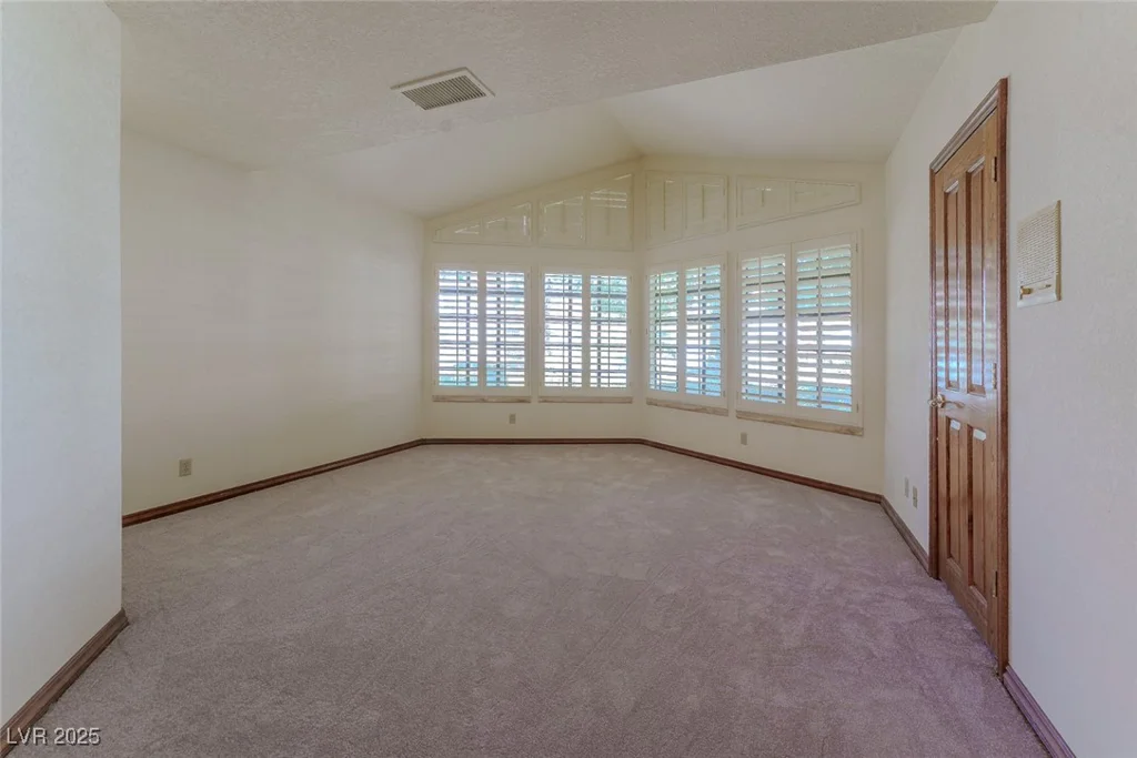 56 Sawgrass, Las Vegas, NV 89113