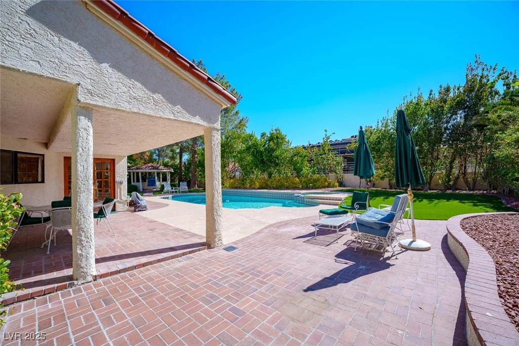 56 Sawgrass, Las Vegas, NV 89113