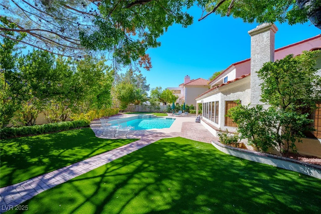 56 Sawgrass, Las Vegas, NV 89113