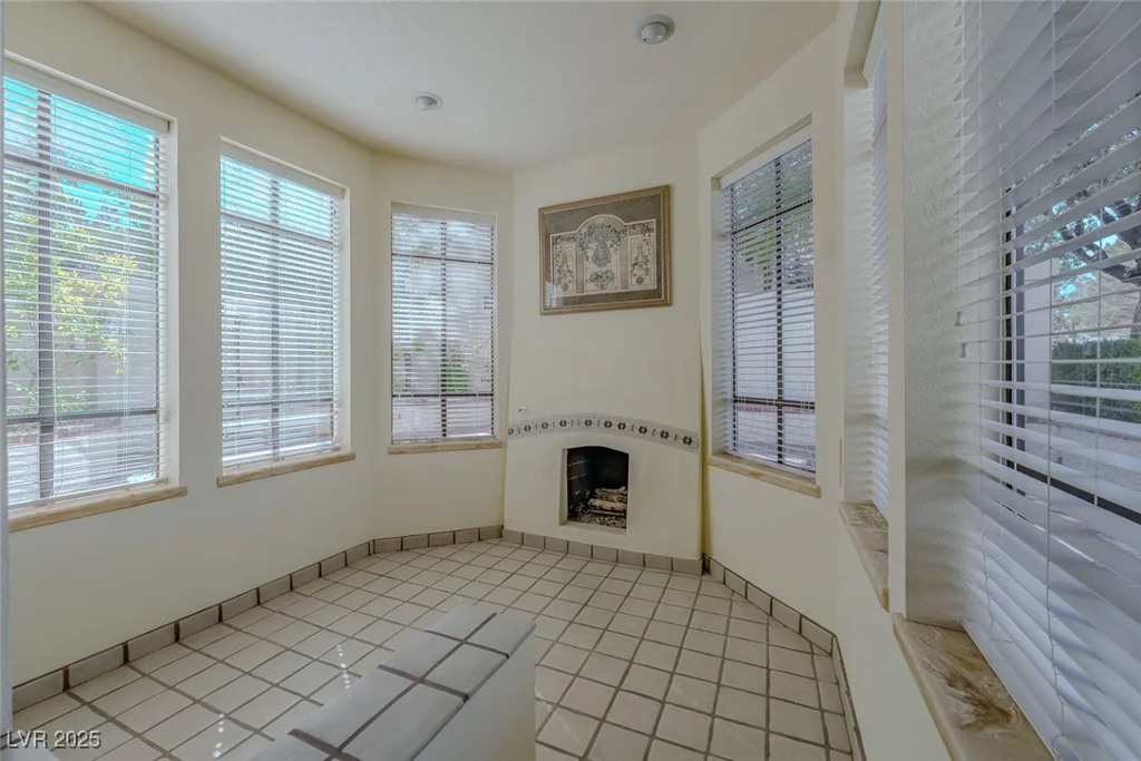 56 Sawgrass, Las Vegas, NV 89113