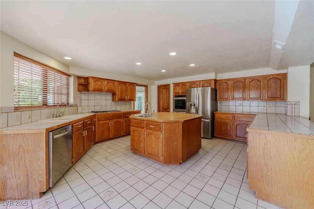 56 Sawgrass, Las Vegas, NV 89113