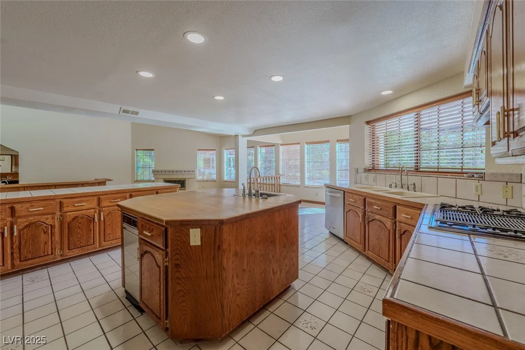 56 Sawgrass, Las Vegas, NV 89113