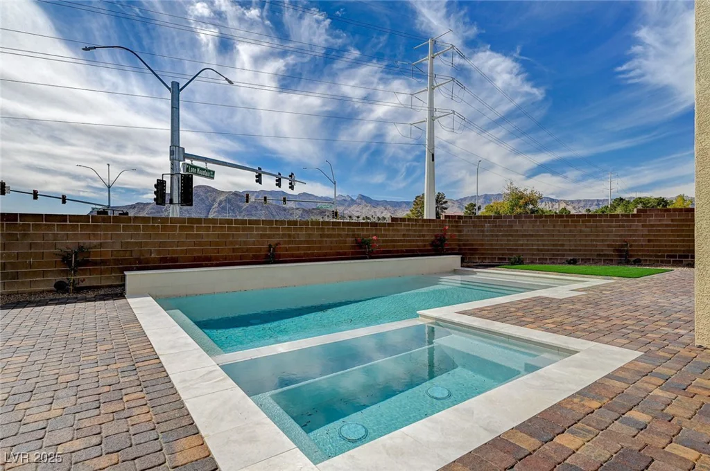 4807 Enchanted View, Las Vegas, NV 89149