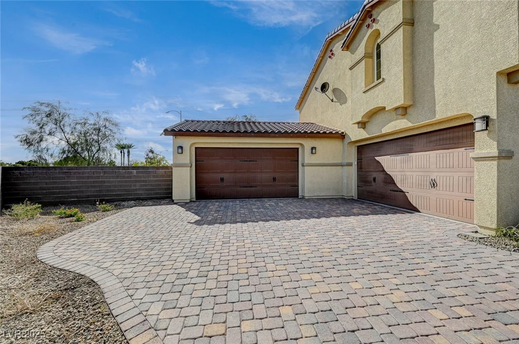 4807 Enchanted View, Las Vegas, NV 89149