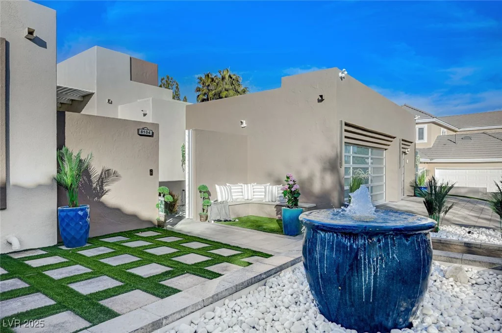 8104 Via Del Cerro, Las Vegas, NV 89117
