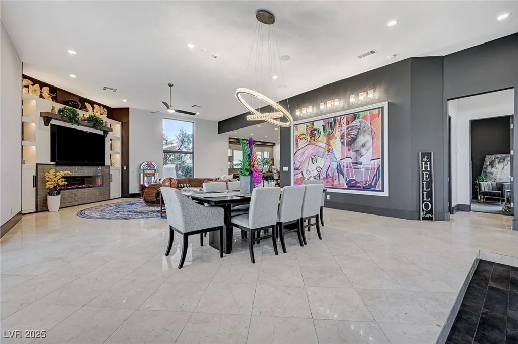 8104 Via Del Cerro, Las Vegas, NV 89117