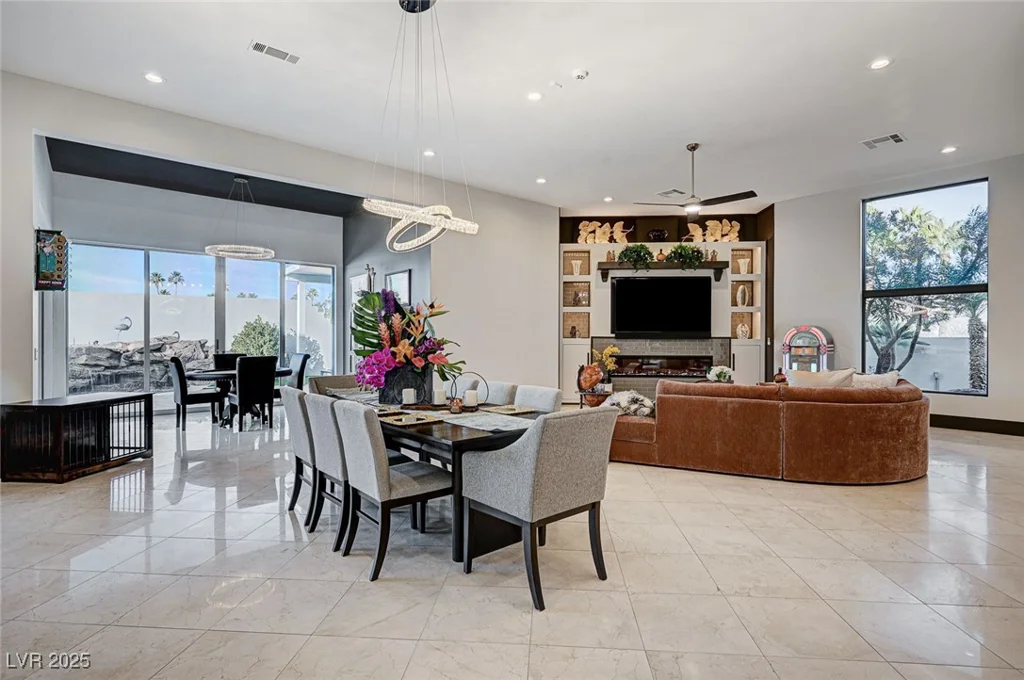 8104 Via Del Cerro, Las Vegas, NV 89117