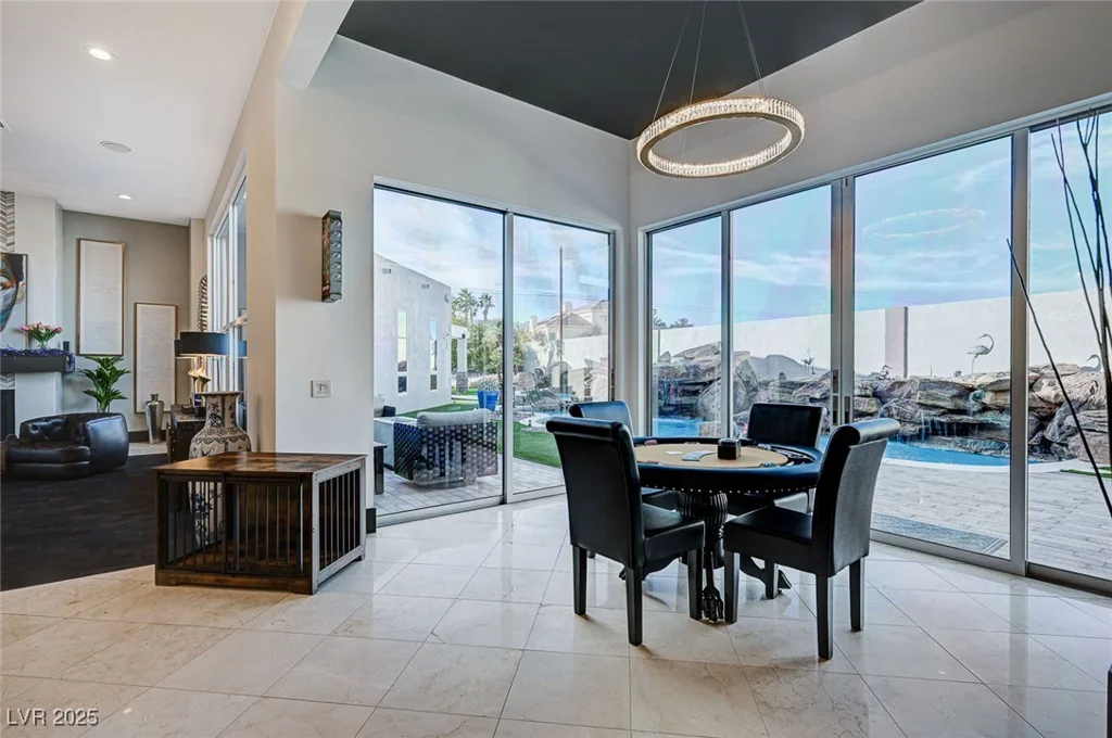 8104 Via Del Cerro, Las Vegas, NV 89117