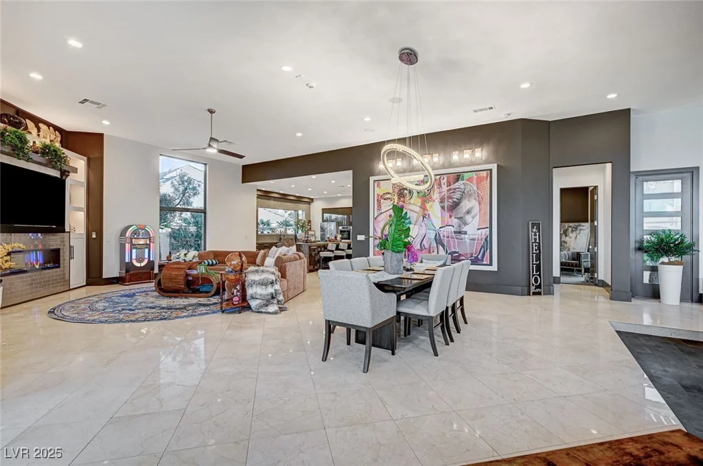 8104 Via Del Cerro, Las Vegas, NV 89117