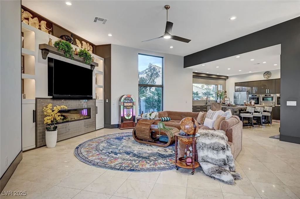 8104 Via Del Cerro, Las Vegas, NV 89117