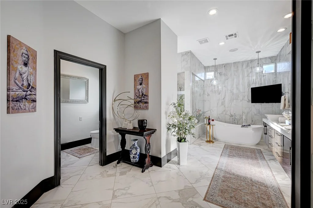 8104 Via Del Cerro, Las Vegas, NV 89117