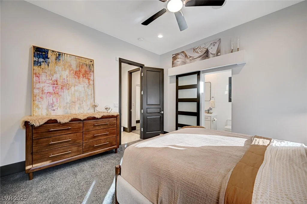8104 Via Del Cerro, Las Vegas, NV 89117