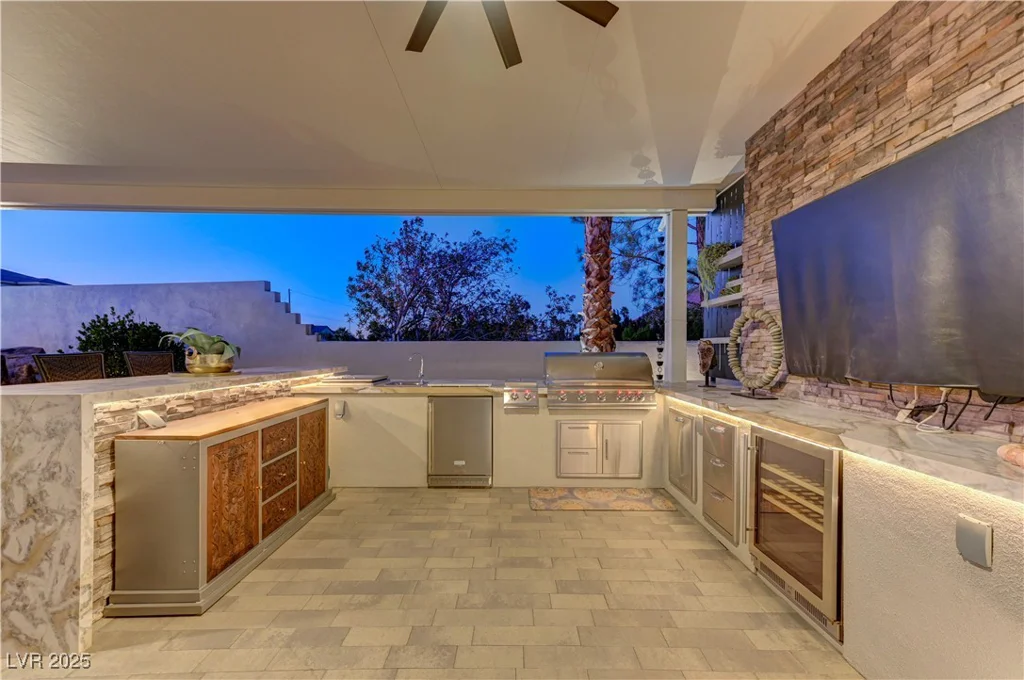 8104 Via Del Cerro, Las Vegas, NV 89117