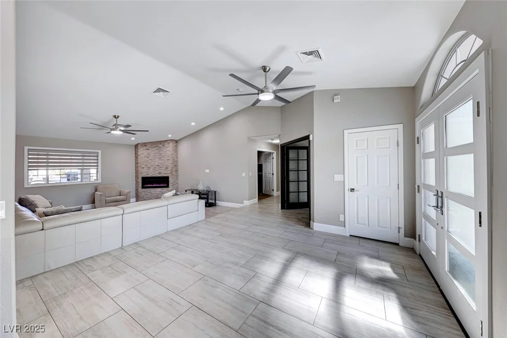 4620 Clay Peak, Las Vegas, NV 89129