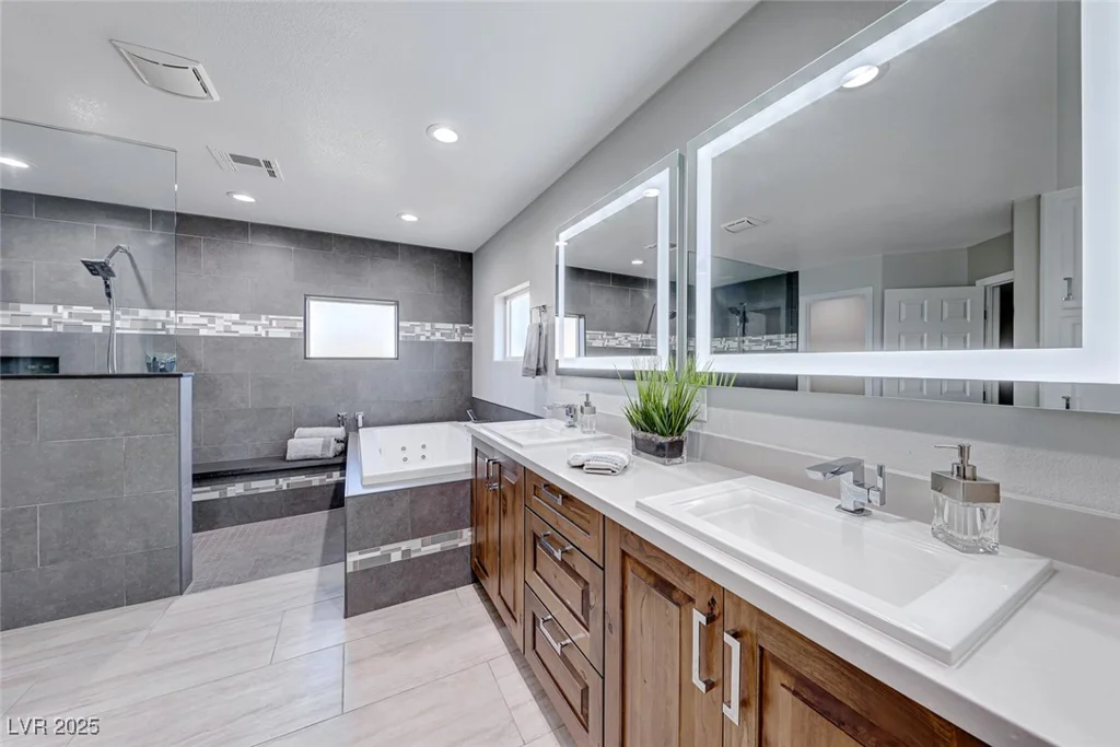 4620 Clay Peak, Las Vegas, NV 89129