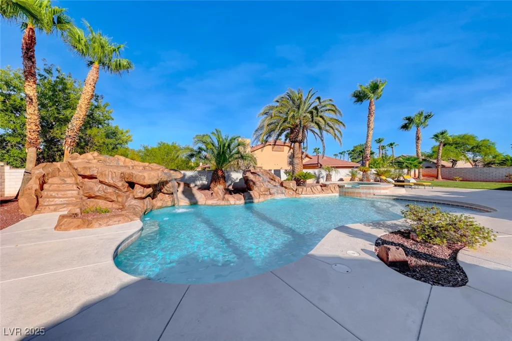 4620 Clay Peak, Las Vegas, NV 89129