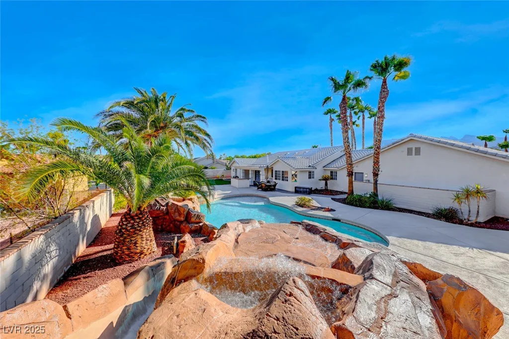 4620 Clay Peak, Las Vegas, NV 89129