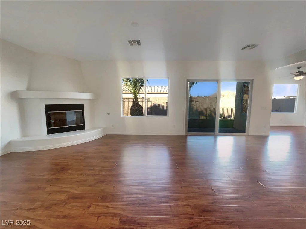 5932 Quintillion, Las Vegas, NV 89122
