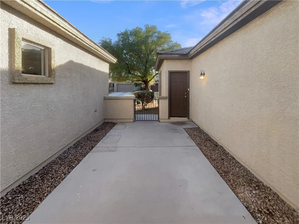 5932 Quintillion, Las Vegas, NV 89122