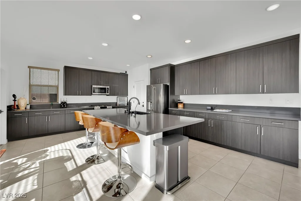 525 Front Range, North Las Vegas, NV 89084