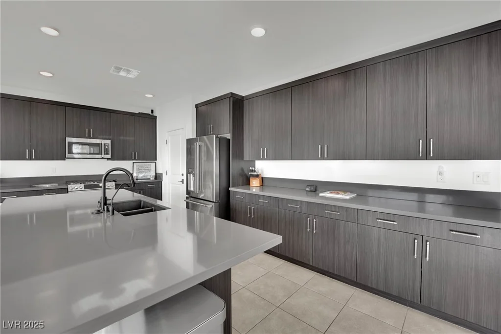 525 Front Range, North Las Vegas, NV 89084