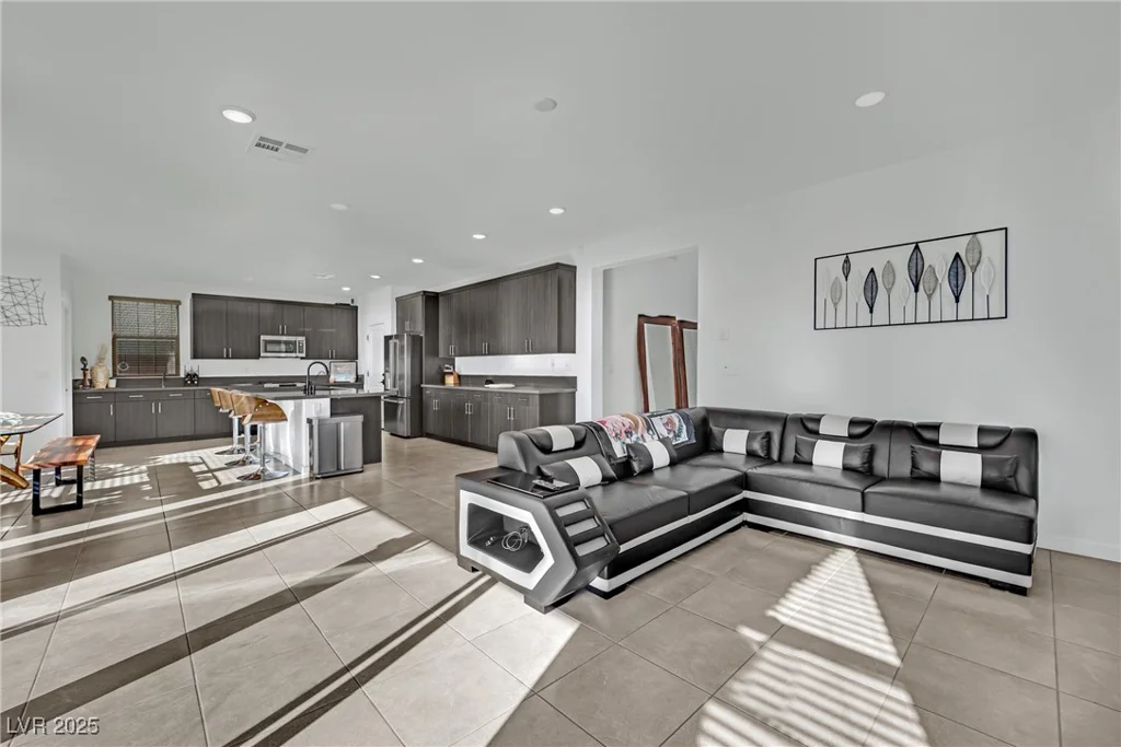 525 Front Range, North Las Vegas, NV 89084