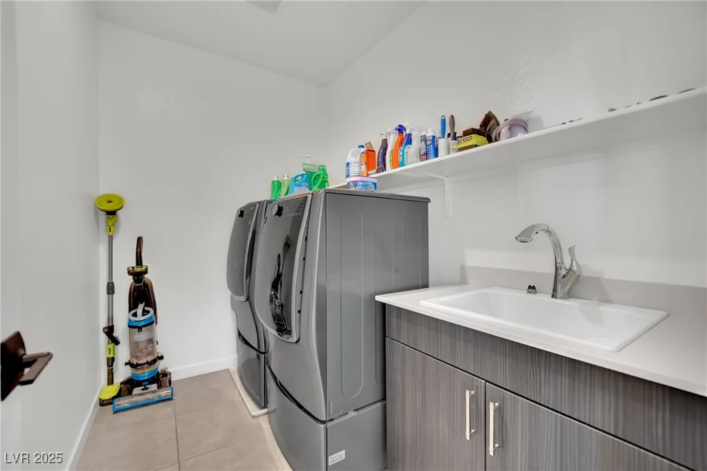 525 Front Range, North Las Vegas, NV 89084