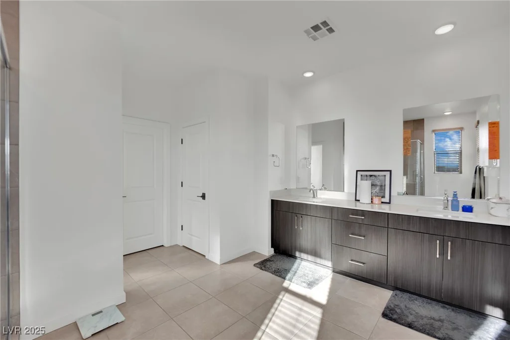 525 Front Range, North Las Vegas, NV 89084