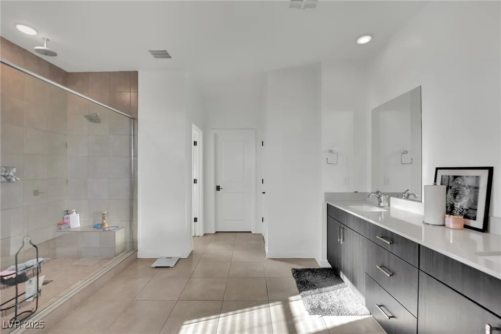 525 Front Range, North Las Vegas, NV 89084