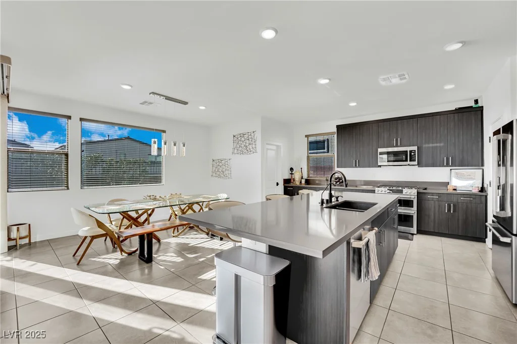 525 Front Range, North Las Vegas, NV 89084