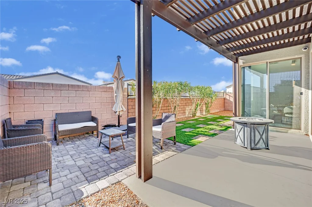 525 Front Range, North Las Vegas, NV 89084