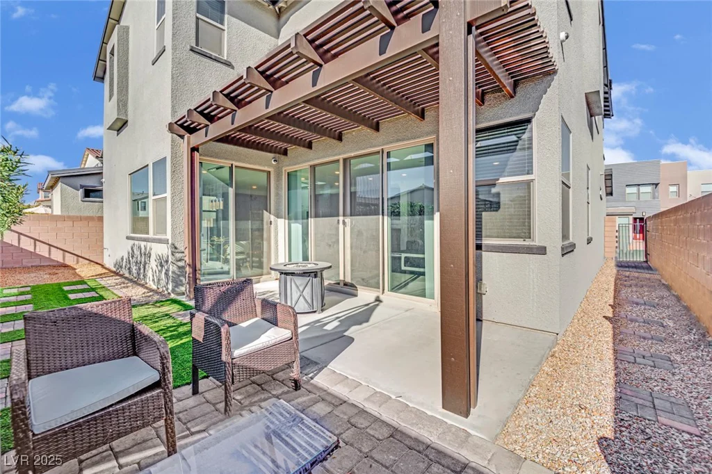 525 Front Range, North Las Vegas, NV 89084