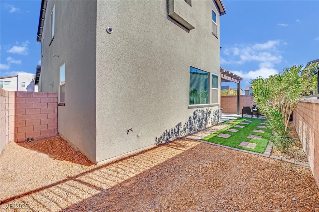 525 Front Range, North Las Vegas, NV 89084